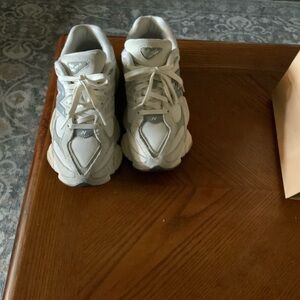 9060 New Balance Cream and Gray Athletic Shoes